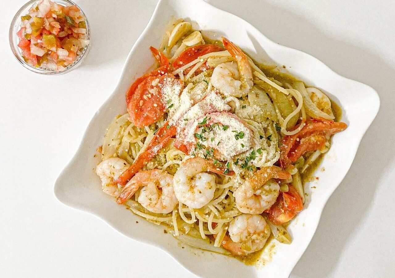 Shrimp pasta with herbs